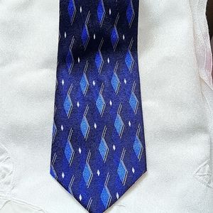 VINTAGE "Allyn Saint George - American Classic" men's tie